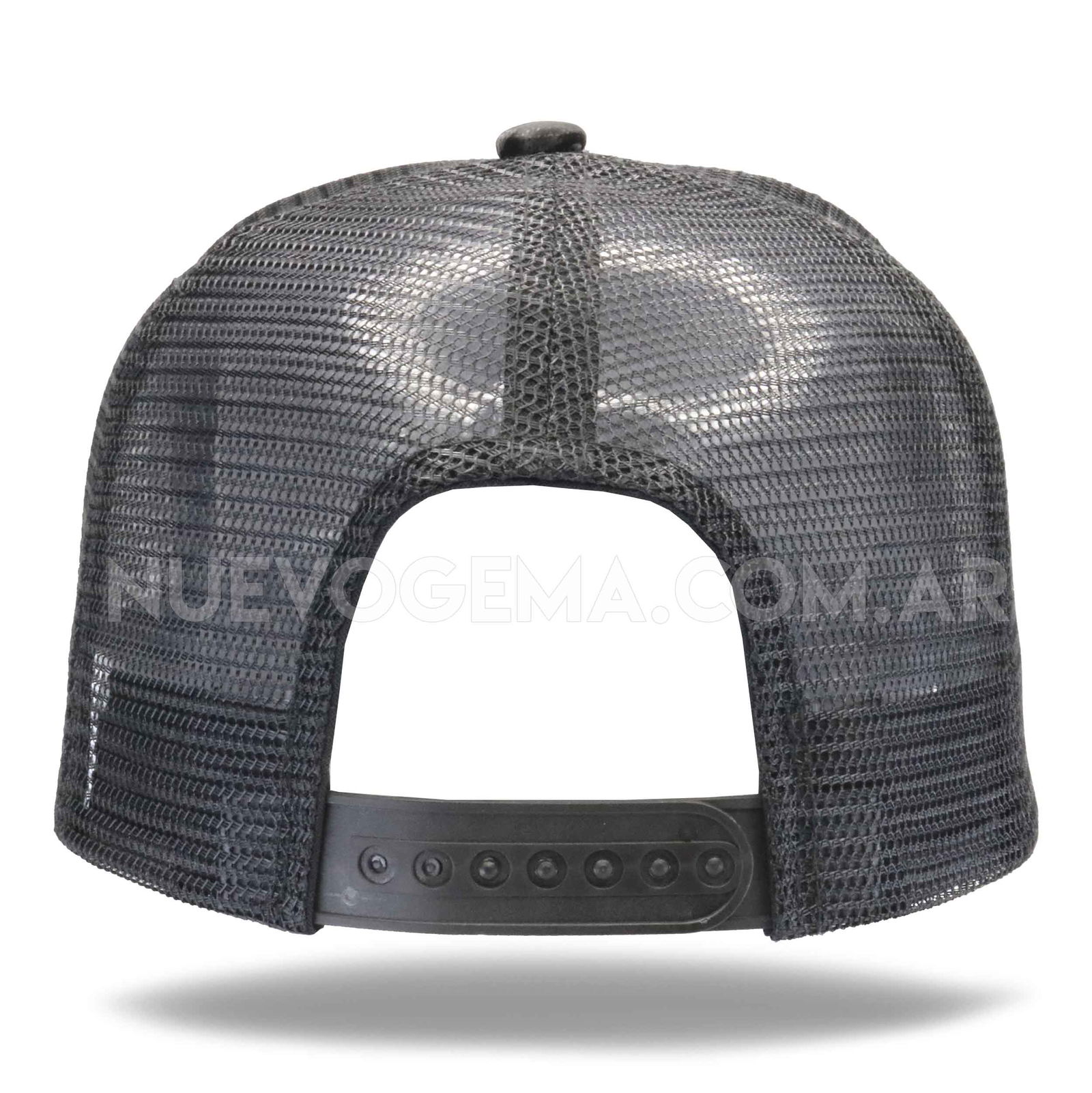 Gorra trucker premium en cuerina negra.